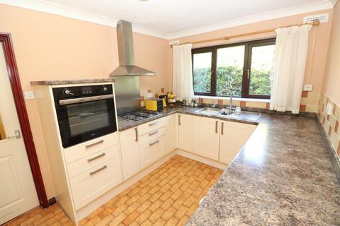 3 bedroom detached bungalow for sale, Sandringham Close, Rushden NN10