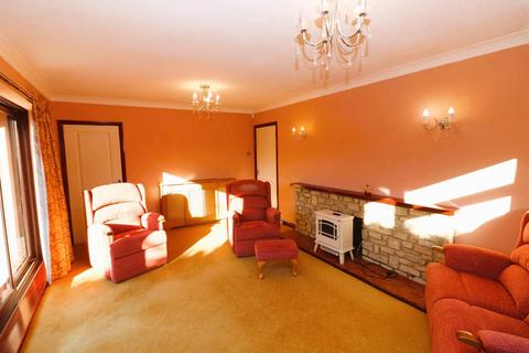 3 bedroom detached bungalow for sale, Sandringham Close, Rushden NN10