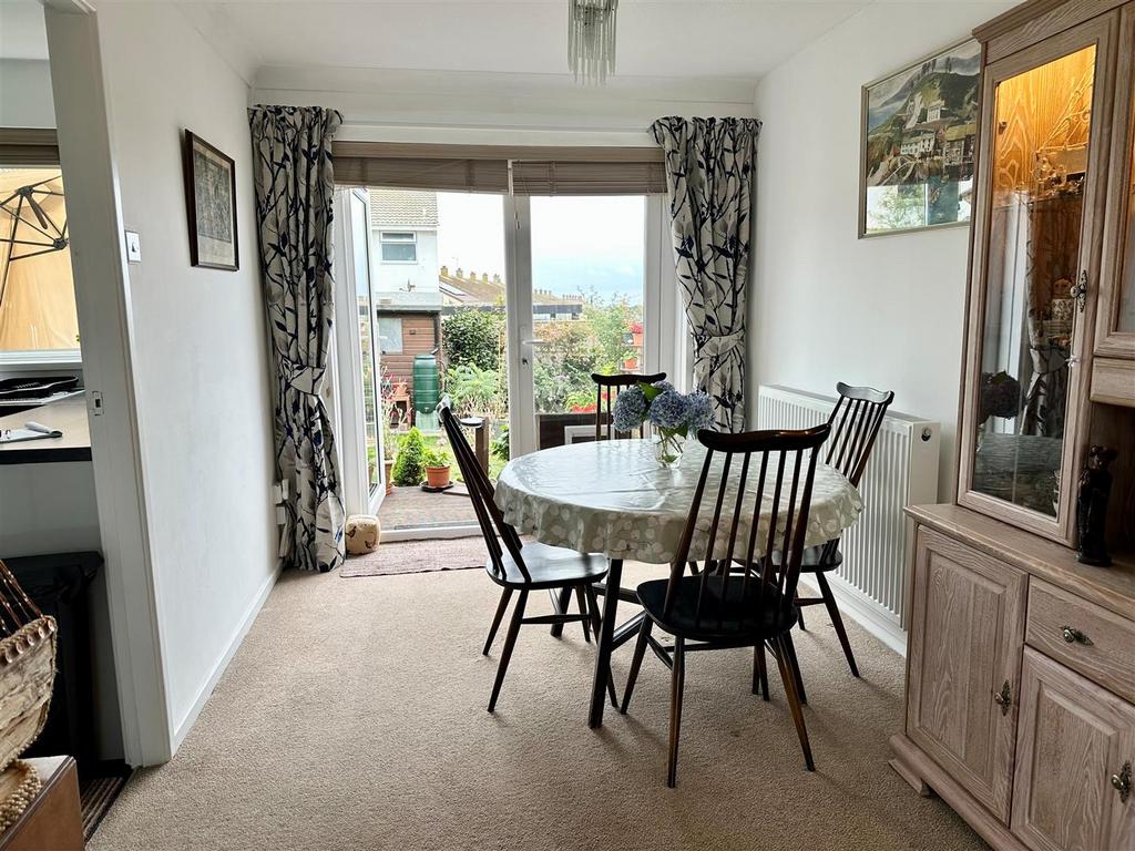 Dining Area.jpg