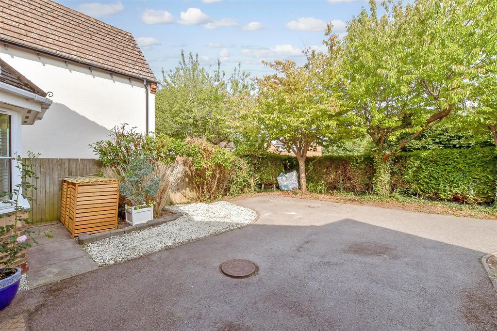 Driveway/Parking