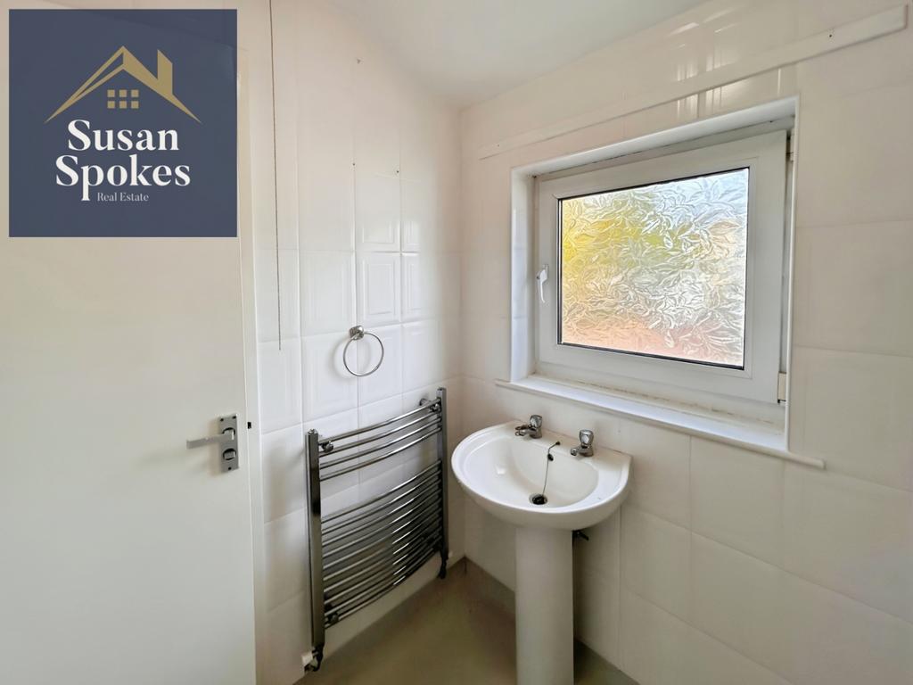 Pbox-bathroom-326539.jpg