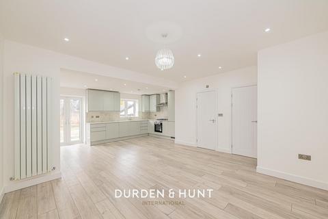 undefined, Donington Avenue, Barkingside, IG6