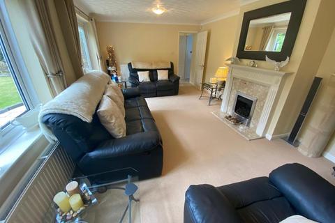 4 bedroom detached house for sale, Beaufort Close, Burbage LE10