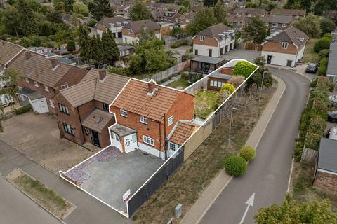 2 Carnegie Road, St Albans, AL3 6HL