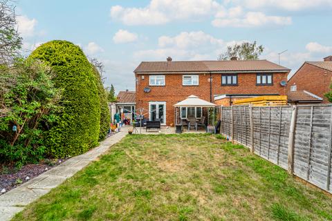 2 Carnegie Road, St Albans, AL3 6HL