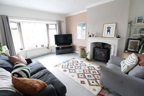 3 bedroom semi-detached house for sale, Hill Clough Grove, Laycock, Keighley, BD22
