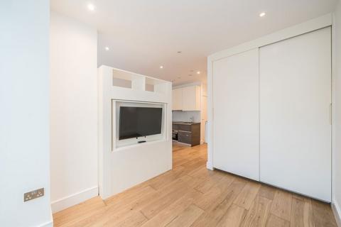 undefined, Staines Road, Hounslow TW3