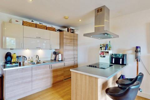 2 bedroom apartment for sale, Chamberlain Court, London, SE16