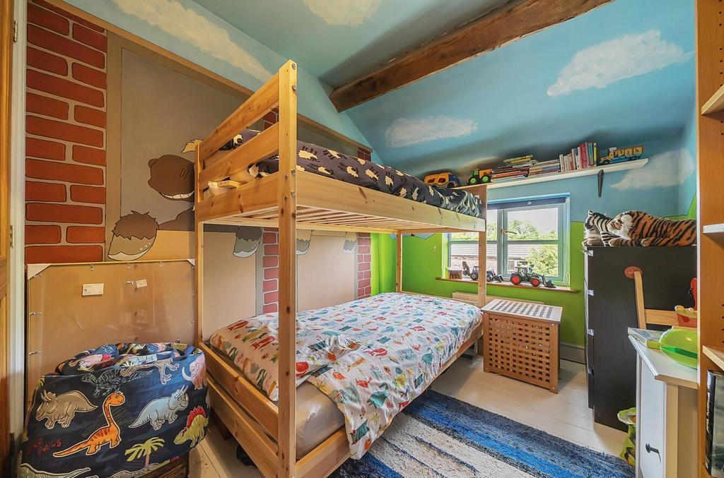 Bed44.jpg