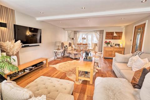 3 bedroom semi-detached house for sale, High Road, High Cross SG11