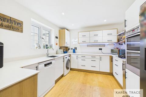 4 bedroom detached house for sale, Rope Walk, St. Austell PL26