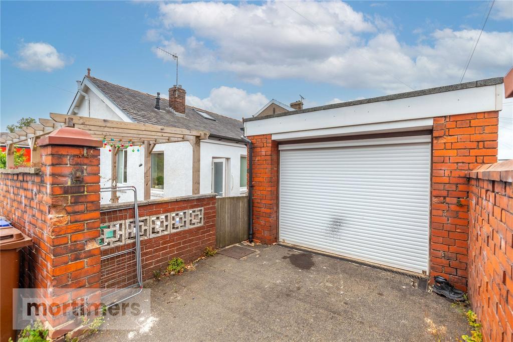 Detached Garage