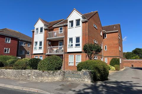 1 bedroom flat for sale, Whitefield Road, New Milton, Hampshire. BH25 6DF