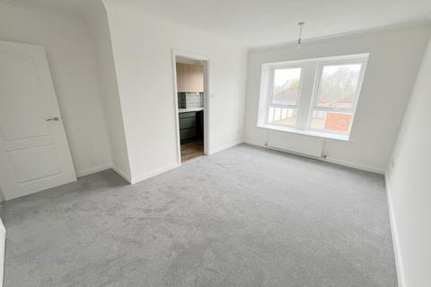1 bedroom flat for sale, Whitefield Road, New Milton, Hampshire. BH25 6DF