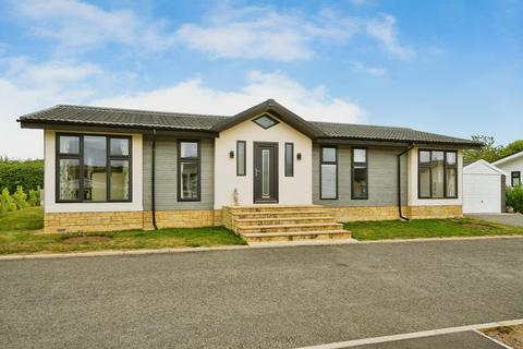 2 bedroom park home for sale, Evesham, Worcestershire, WR11