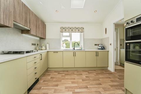 2 bedroom park home for sale, Evesham, Worcestershire, WR11