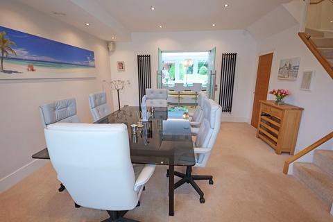 Welwyn Rainhall Crescent, Barnoldswick, BB18 6BS