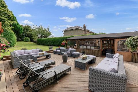 Welwyn Rainhall Crescent, Barnoldswick, BB18 6BS