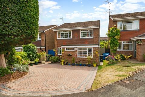 3 bedroom detached house for sale, Fairview Gardens, Farnham, Surrey, GU9