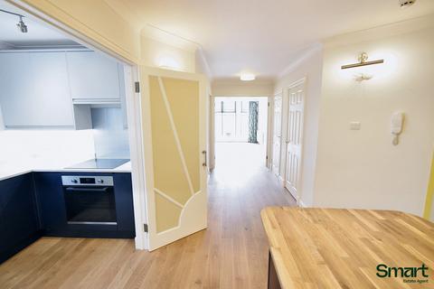 undefined, Exeter EX4