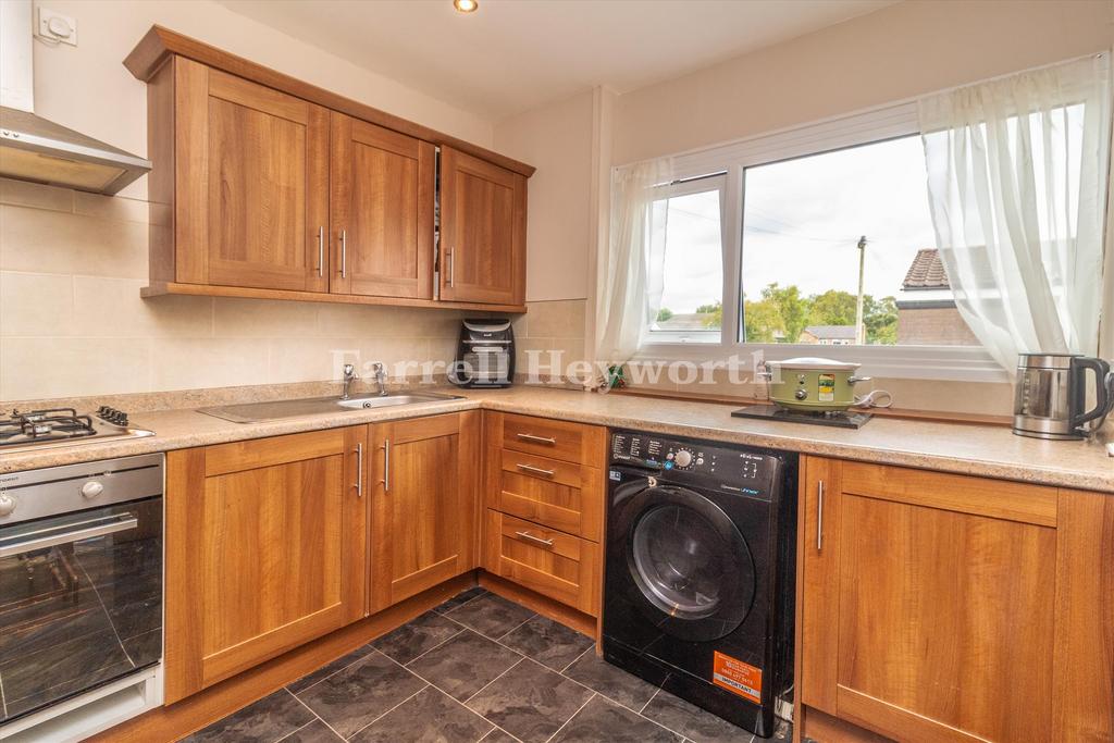 Kitchen image 3