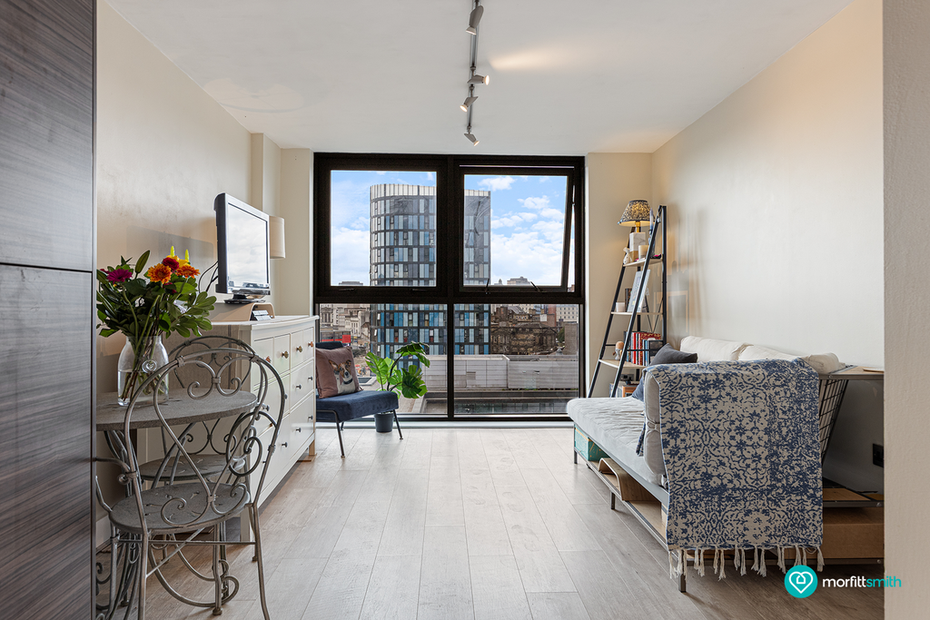 Apartment in Sheffield, South Yorkshire - View 5
