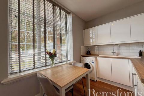 1 bedroom apartment for sale, Astra Close, Hornchurch, RM12