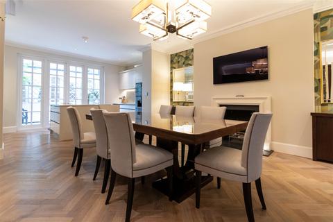 undefined, Chesterfield Hill, Mayfair, W1J