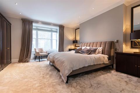 undefined, Chesterfield Hill, Mayfair, W1J