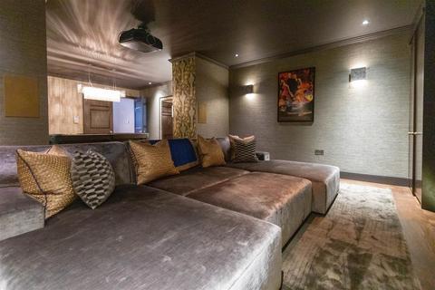 undefined, Chesterfield Hill, Mayfair, W1J