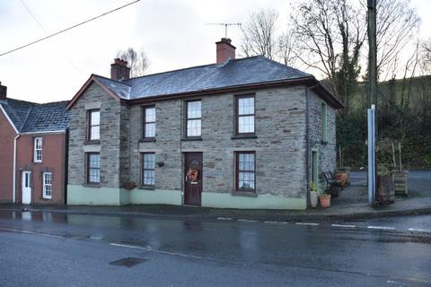 undefined, Y Wern, Newcastle Emlyn