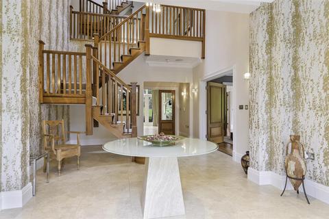 6 bedroom detached house to rent, Sandy Lane, Kingswood, Tadworth