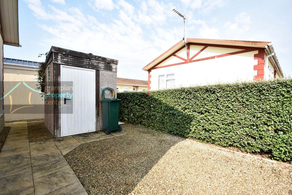 Garden and shed.JPG