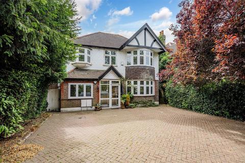 5 bedroom detached house to rent, Cheam Road, Epsom