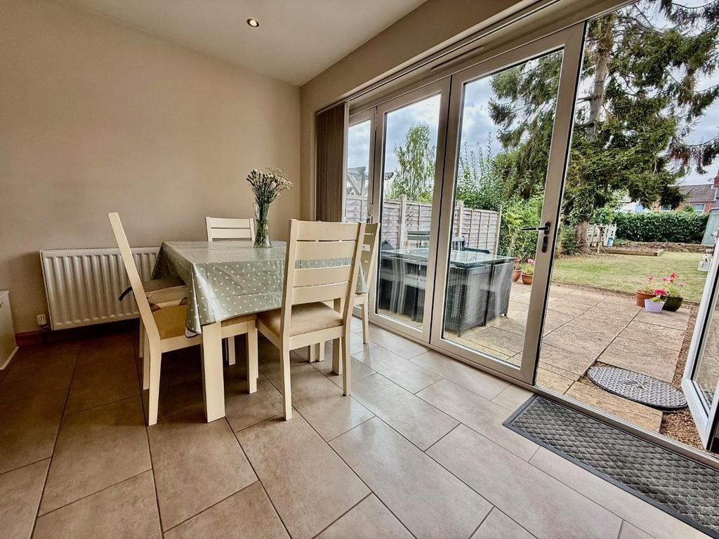 Dining area.jpg
