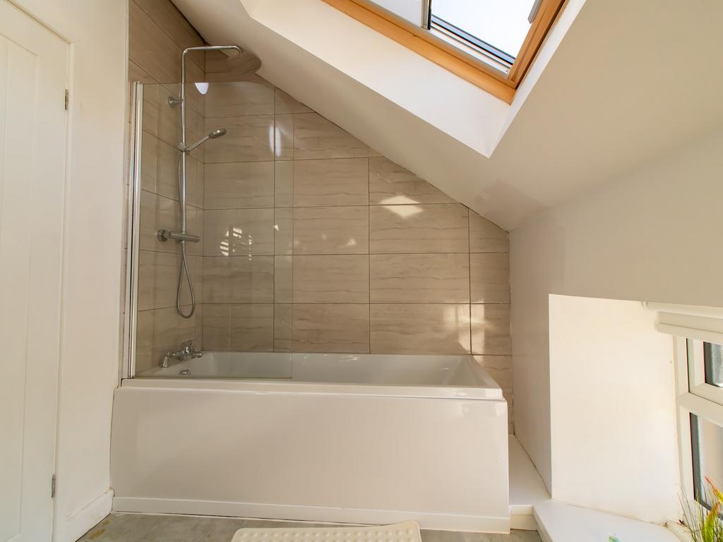 En-suite 1