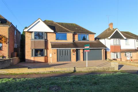 4 bedroom detached house for sale, Chipstead Way, Banstead