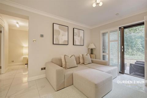 2 bedroom apartment for sale, Station Approach, Theydon Bois, CM16