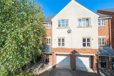 Alnwick View, Leeds, West Yorkshire