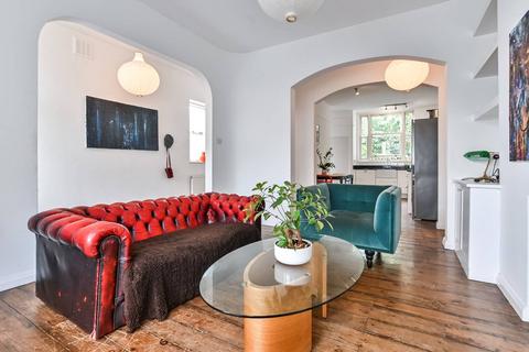 2 bedroom maisonette for sale, Malvern Road, London Fields, London, E8