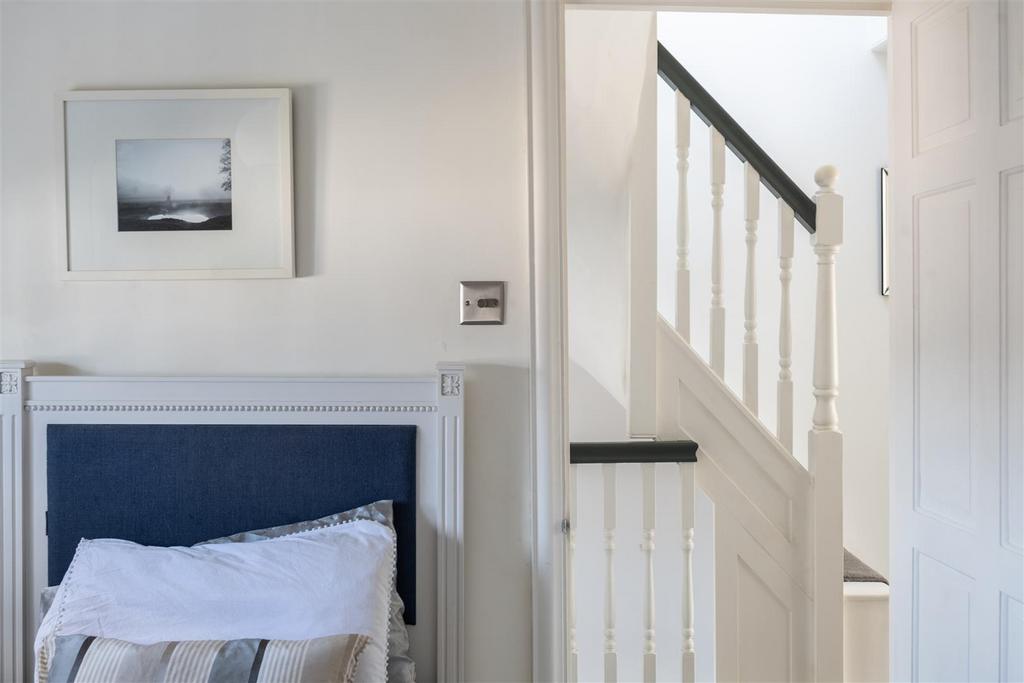 82 Lesbourne Rd internals more-4.jpg