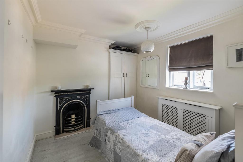 82 Lesbourne Rd internals-3.jpg