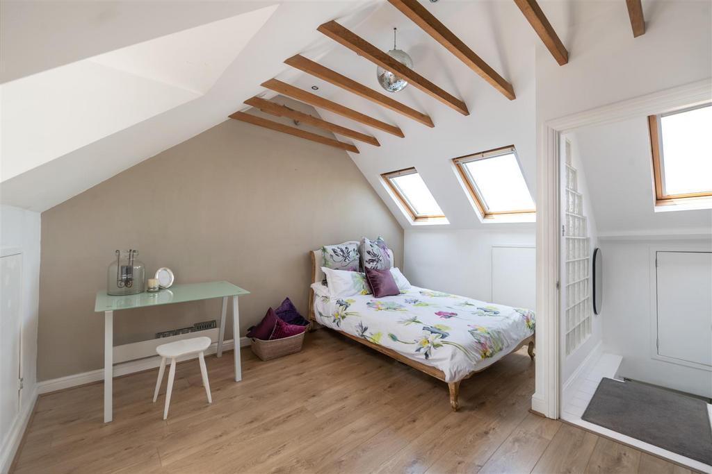 82 Lesbourne Rd internals1.jpg