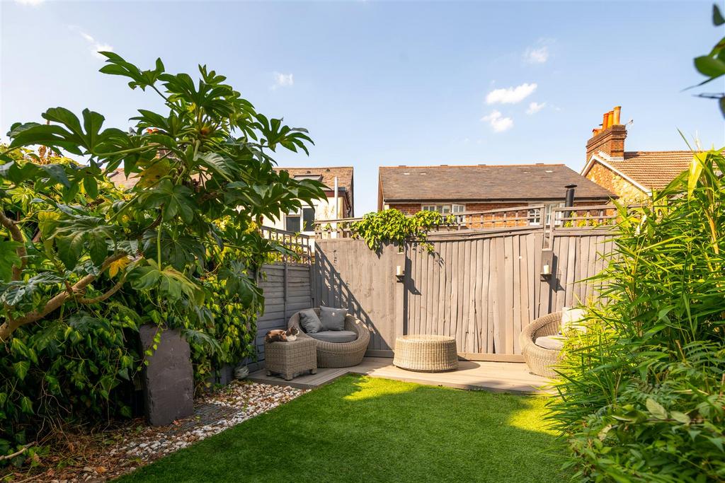 82 Lesbourne Rd externals-10.jpg