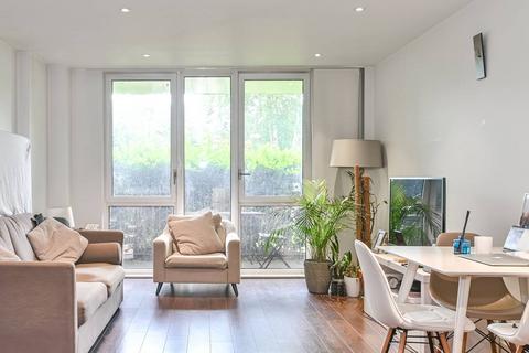 Devan Grove, Manor House, London, N4