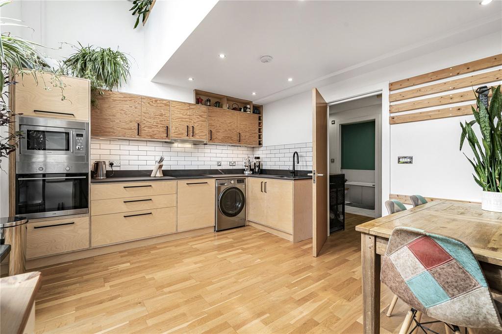 Dining/Kitchen