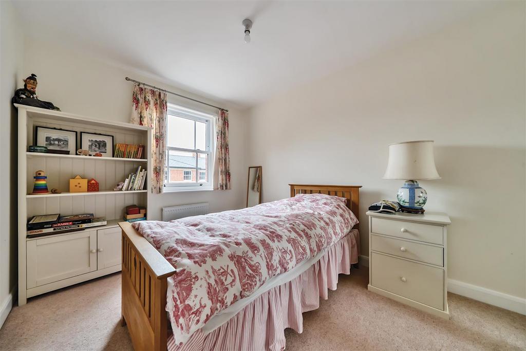 Bed 3.jpg