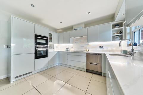 4 bedroom townhouse for sale, 15 Amber Rise, The Old Meadow, Shrewsbury, SY2 6AF