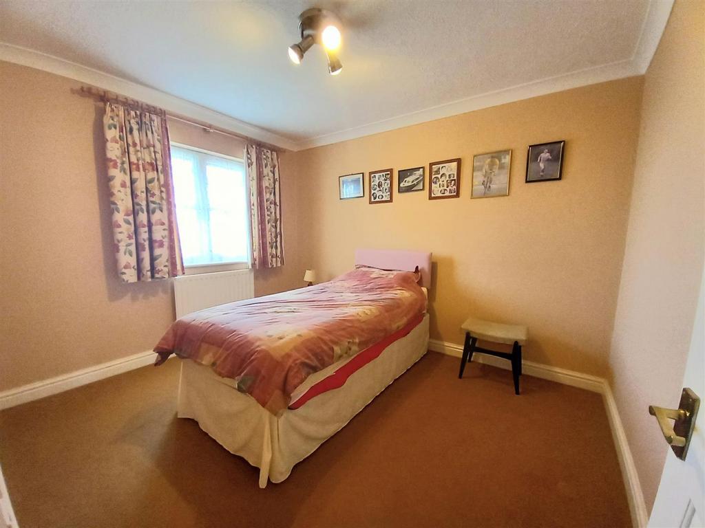 1 Dud Way Bed 3.jpg