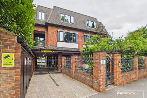 Ashley Lane, London NW4